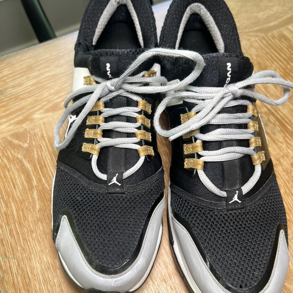 Air Jordan Alpha Trunner Max Black White Metallic Gold Grey Men's 12 Rare